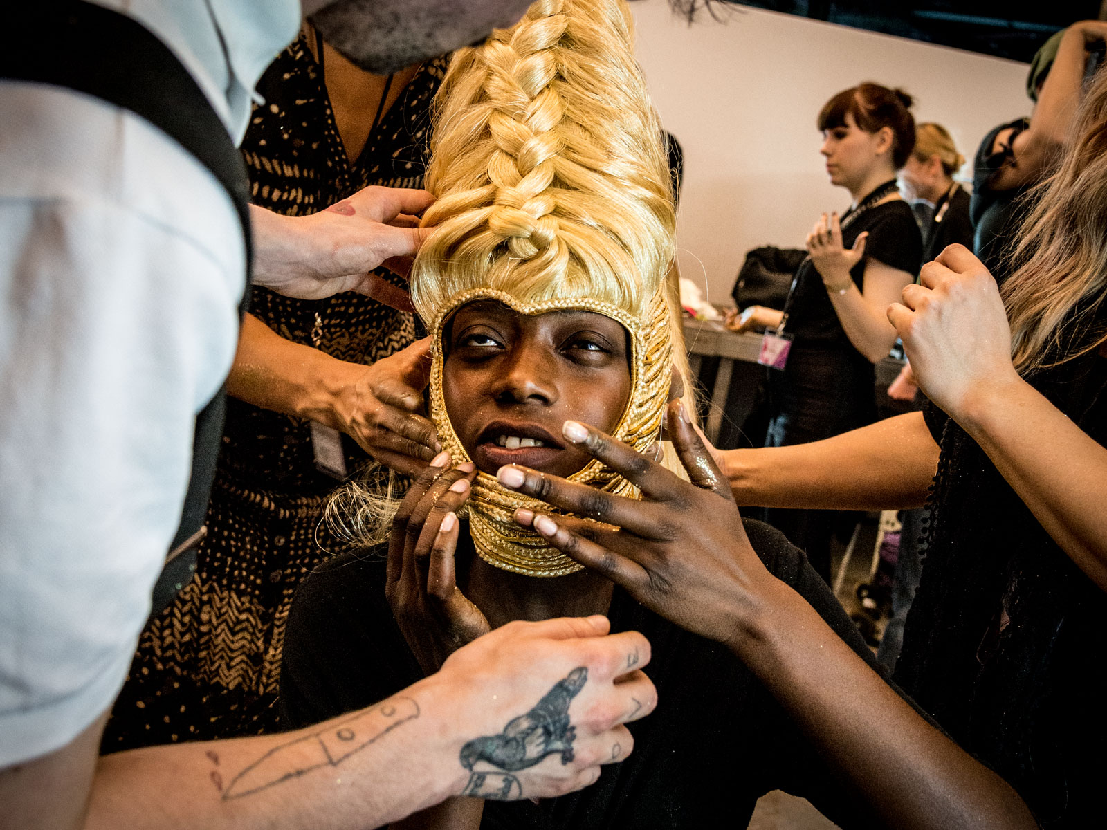 Charlie Le Mindu - Gold Sabah - Haute Coiffure - backstage fashion show