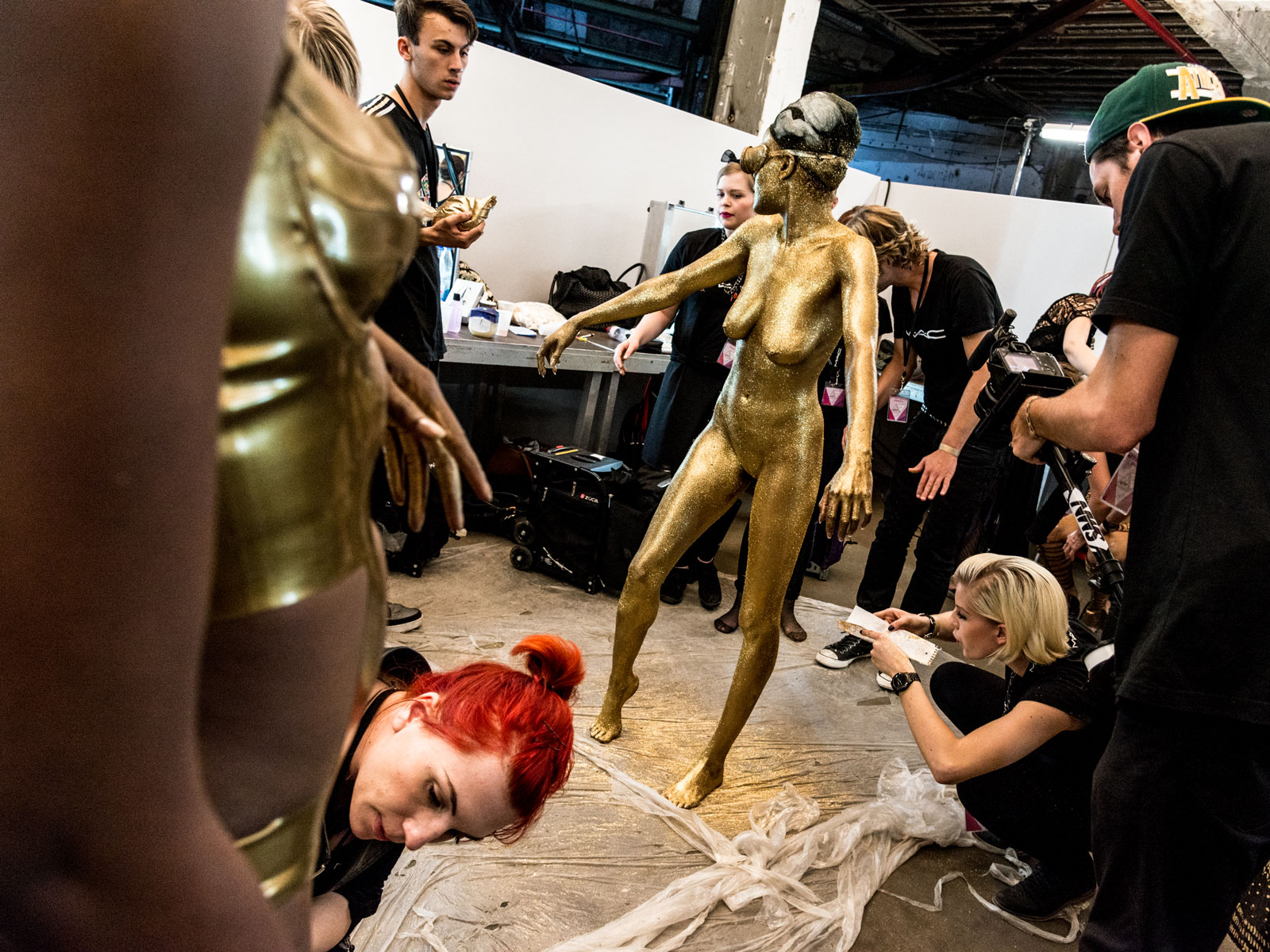 Charlie Le Mindu - Gold Sabah - Haute Coiffure - backstage fashion show